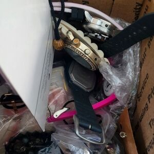 Jewerly crafting and wearable over 4 pounds (lot 44)